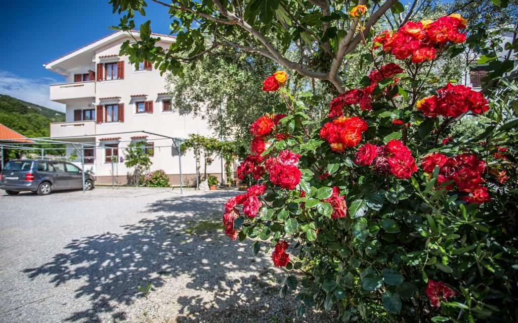 Apartments Maja And Sanja Baška Exterior foto
